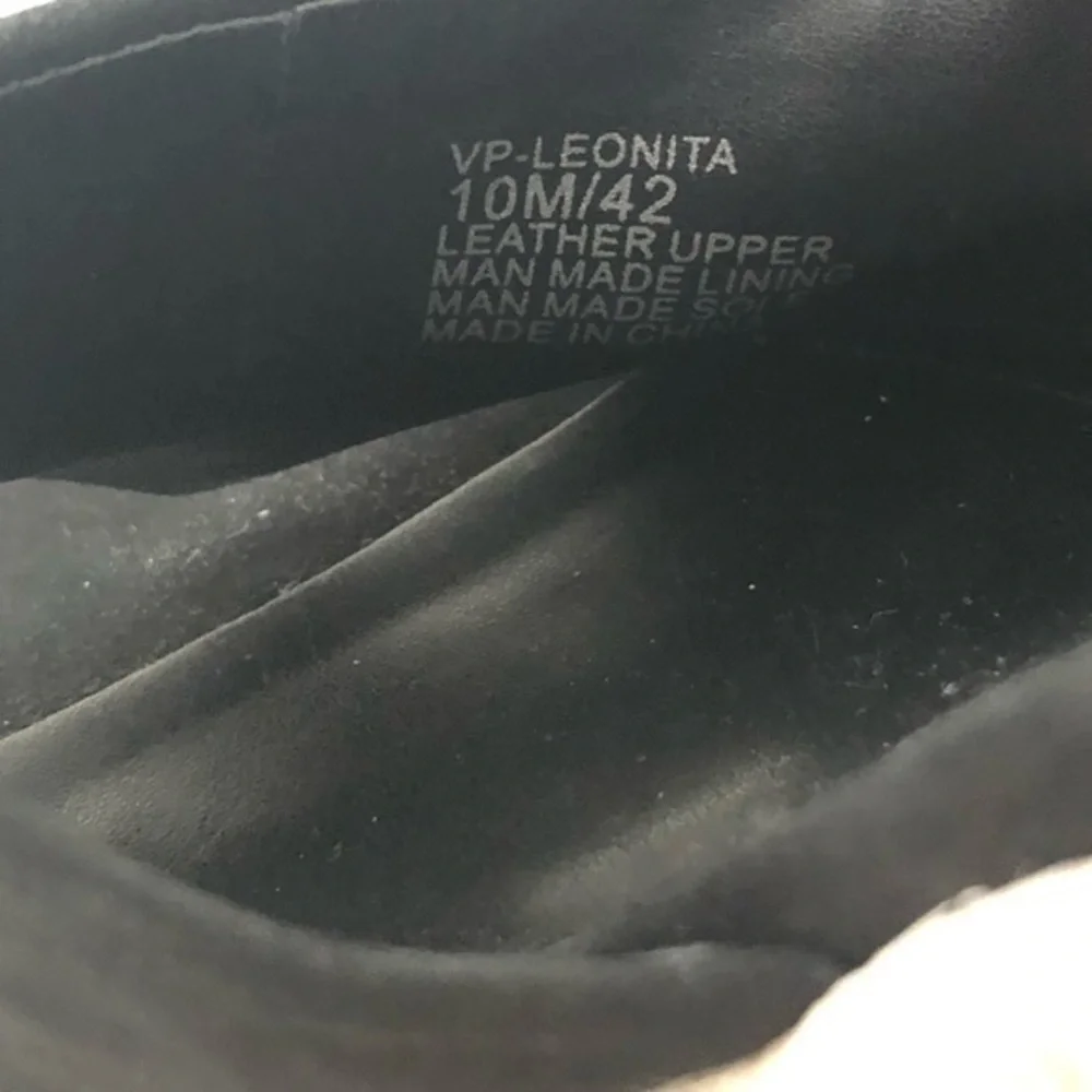 NEW Vince Camuto Leonita‎ Black Wedge Sandals 10